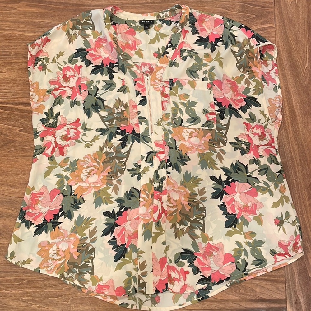 Torrid Floral Georgette Zip Up Dolman - Size 0 (Large)